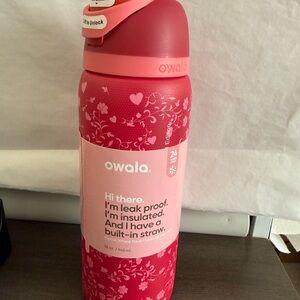 Owala Pink Heart 32oz Water Bottle with Straw